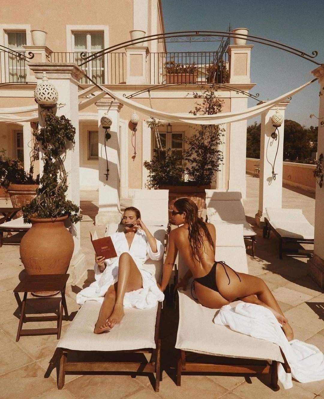 Second guest tanning, same location